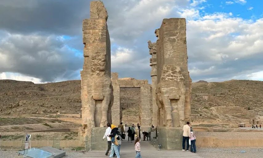 Castle Jamshidi, Iran